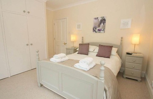 Bodmin House | Pet-Friendly Trelaze: 4-Star Stay with Perfect Reviews