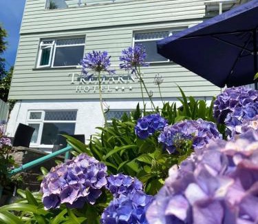 Portmellon Hotel | Exceptional Tremarne Hotel: Oceanfront Stay with Pool & Hot Tub