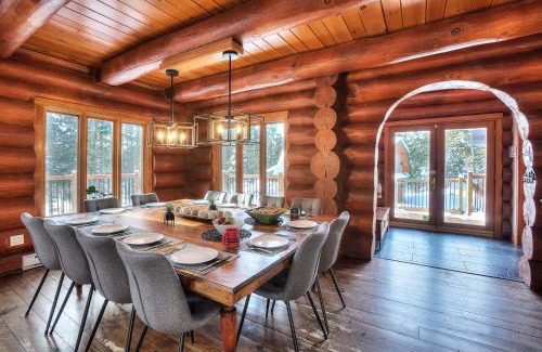 Lac Superieur Village Apartment | Tranquil Retreat with Spa, Pool Table & Lake Access