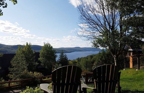 Mont-Tremblant House | ÉQuinoxe 140-1: Spectacular Views with Pool & Spa