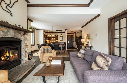 Mont-Tremblant Pedestrian Village Apartment | Experience Bondurant 95-15: Family-Friendly Retreat with Spa