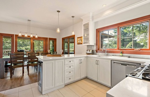 Mont-Tremblant Apartment | Exquisite Panache 638: Pet-Friendly Oceanfront Retreat