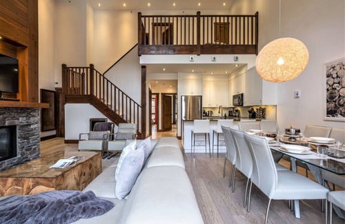 Versant Soleil Apartment | Étoile Du Matin: Tranquil Escape with Oceanfront Views