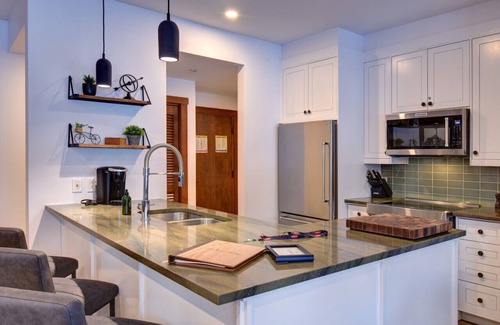 Versant Soleil Apartment | ÉTOILE 1510-4: Slope-Side Condo with Pool & Spa Amenities
