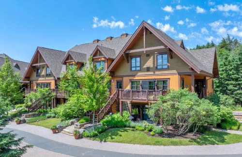 Versant Soleil Apartment | Discover Family Fun at EDM 1520-11 with Pool & Hot Tub