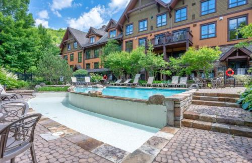 Versant Soleil Apartment | Discover Family Fun at EDM 1520-11 with Pool & Hot Tub