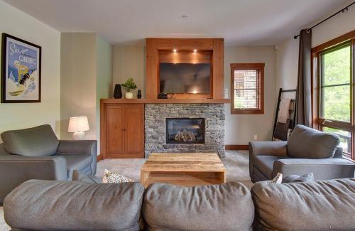 Versant Soleil Apartment | Oceanfront Retreat with Pool & Hot Tub – Guest Rated 10/10