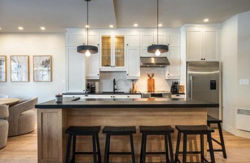 Mont-Tremblant House | Modern Plateau 218-4 with Pool and Luxe Comforts