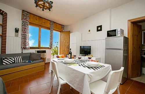 Tremosine Apartment | Scenic Lake View Retreat in Tremosine - Family & Pet Friendly
