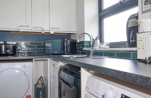 Egloshayle House | Pet-Friendly Treant View Cottage with Oceanfront Bliss