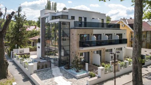 Siofok Aranypart Hotel | Explore Trend Deluxe Siófok: Family-Friendly Getaway!