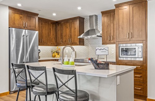 Canmore Condo | Modern Condo with Gourmet Kitchen & Spa Amenities Await