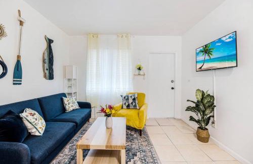 East Little Havana Apartment | Stylishly Decorated Miami 1 Bedroom Apartment for Families