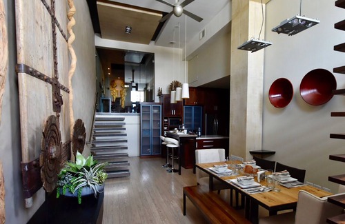 Campestre-Lomas Apartment | Trendy 5-Star Loft with Spa & Kitchen – Guest Rated 10/10
