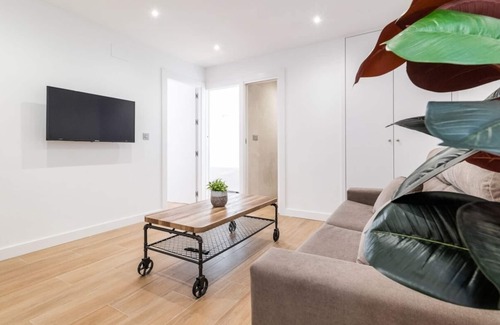 Camino de Ronda Apartment | Modern Apartment with Kitchen & Child-Friendly Amenities