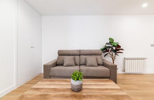 Camino de Ronda Apartment | Bright and Trendy Apartment for Family-Friendly Stays