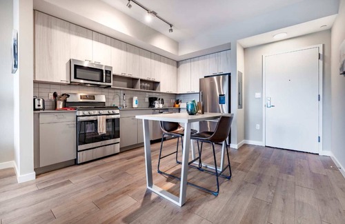 Stamford Apartment | Trendy Apt On Harbor With Gym