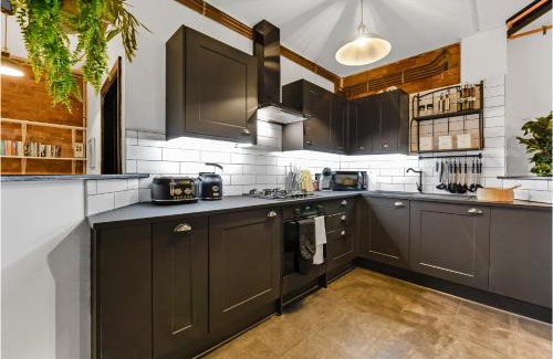 Victoria Apartment | Trendy 3BR Haven in Vibrant Hackney - Family Friendly Stay!