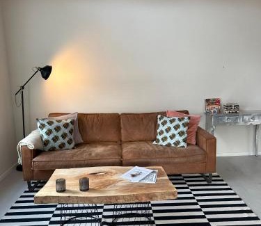 Rijnsaterwoude House | Trendy Boutique Apartment Near Amsterdam with Breakfast & Pets