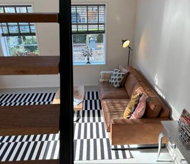 Rijnsaterwoude House | Trendy Boutique Apartment Near Amsterdam with Breakfast & Pets