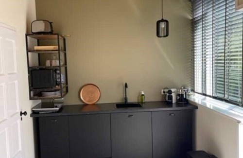 Rijnsaterwoude Apartment | Trendy Boutique Apartment with Spa Near Amsterdam