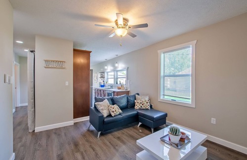 Kokomo House | Stylish Bungalow Near the Park with Pool and Spa