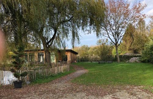 Moerzeke Ski Chalet | Trendy Chalet by the Fishing Pond - Pet and Child Friendly