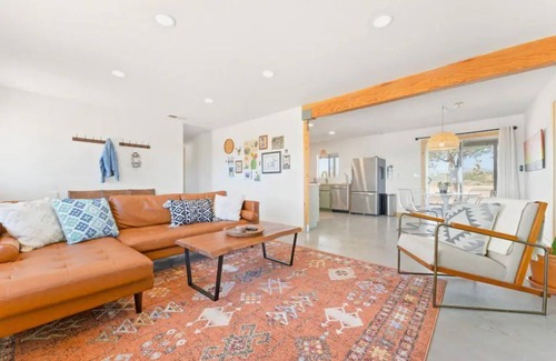 Yucca Valley House | Trendy Desert Retreat with Ocean Views and Breakfast Included