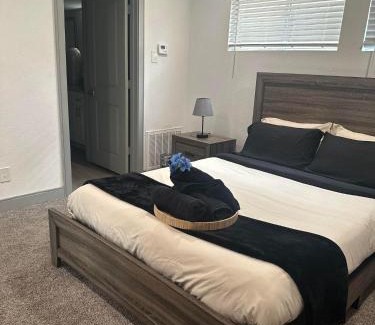 Montrose Apartment | Modern Midtown Apartment with Breakfast & Family-Friendly Perks