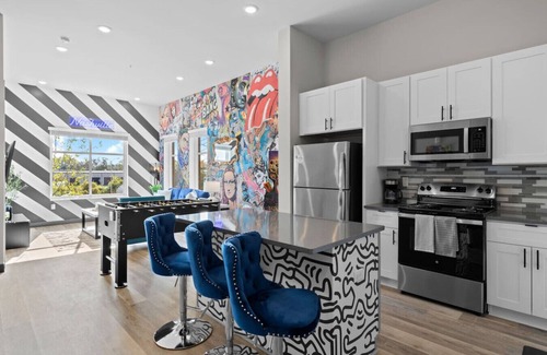South Nashville Apartment | Trendy Oasis: 8 Min to Broadway w/Arcade Fun!