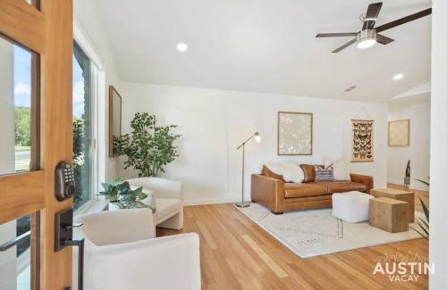 Bouldin House | Trendy Remodeled Home by SoCo with Outdoor Space & Pet-Friendly