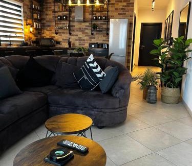 Marsaskala Apartment | Trendy Seaside Escape: 4-Star Penthouse with Top Reviews