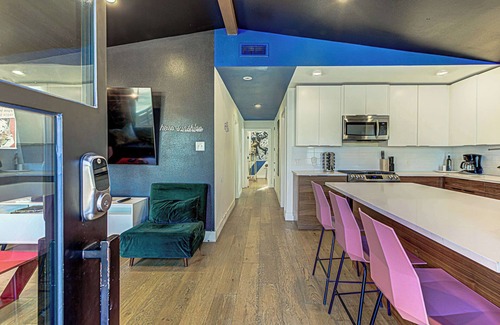 MLK House | Trendy Stay for 12 w/Hot Tub, Mins to DT + 6th St!