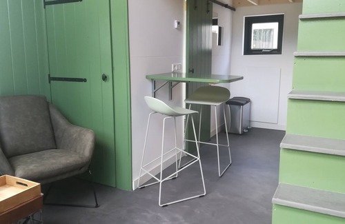 Rhenen Ski Chalet | Trendy Tiny House with sleeping video
