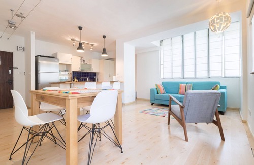 Emek Refaim Apartment | Modern Two Bedroom Retreat in Vibrant German Colony
