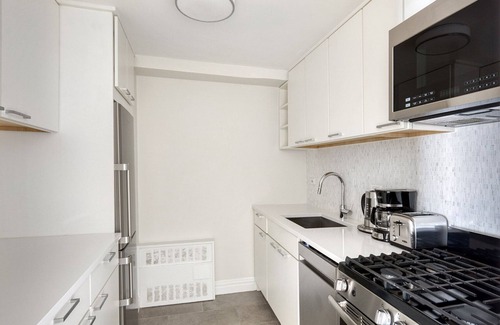 Manhattan Valley Apartment | Trendy 1BR in UWS with Doorman, Gym & Near Central Park