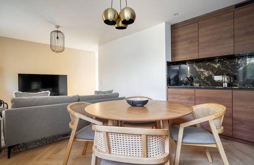 Wiedikon Apartment | Trendy Wiedikon 1BR with Unique Amenities Near Market