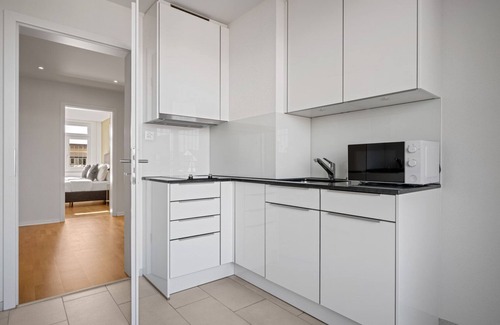 Sihlfeld Apartment | Trendy Wiedikon: Family-Friendly Stay Near Market