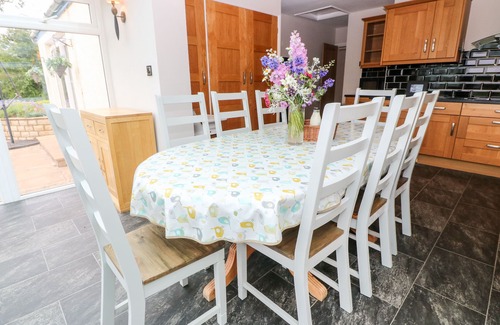 Helford Passage Cottage | Pet-Friendly Trenoweth Sea View with Garden in St Keverne