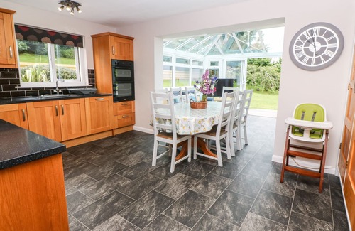 Helford Passage Cottage | Pet-Friendly Trenoweth Sea View with Garden in St Keverne