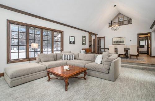Benton Harbor House | Family-Friendly Escape at Point O' Woods Hotel
