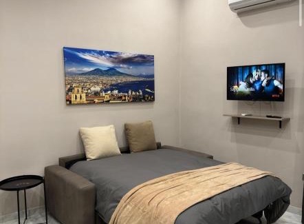 Quartieri Spagnoli Apartment | Trentanove Home: Family-Friendly Retreat with 9.7 Rating