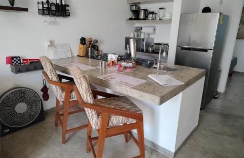 Cuernavaca Apartment | Seaside Bliss at Tres Reinas: Family-Friendly Getaway