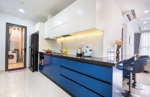 Bach Dang Riverside Apartment | Discover Tresor: 3 Bedrooms with Pool & Gym in Downtown