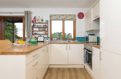 Saint Breward Cottage | Pet-Friendly Tressa with Hot Tub in St Breward, Rated 10/10