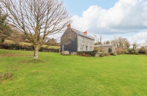Warleggan House | Pet-Friendly Treveddoe Farmhouse: Guest Rated 9.5/10