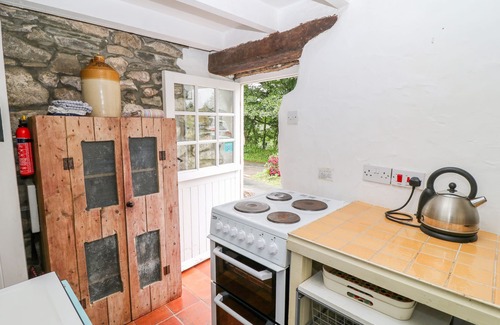Lower Trengale Cottage | Treverbyn Smithy: Pet-Friendly Holiday Cottage in St Neot
