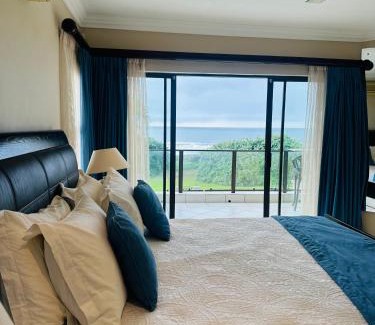 Shelly Beach Apartment | Oceanfront Trevi Apartment with Breathtaking Sea Views