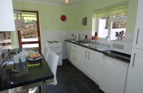 St Austell Cottage | Tranquil TREVILLAS: Garden Retreat in Polgooth, Rated 10/10