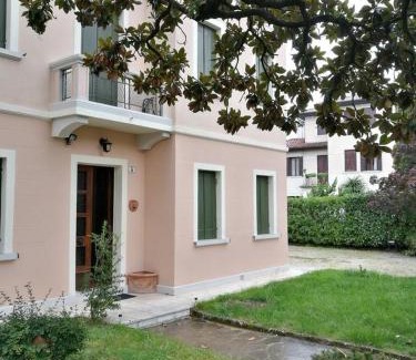 Treviso House | Experience Treviso Casa Magnolie with Oceanfront Views